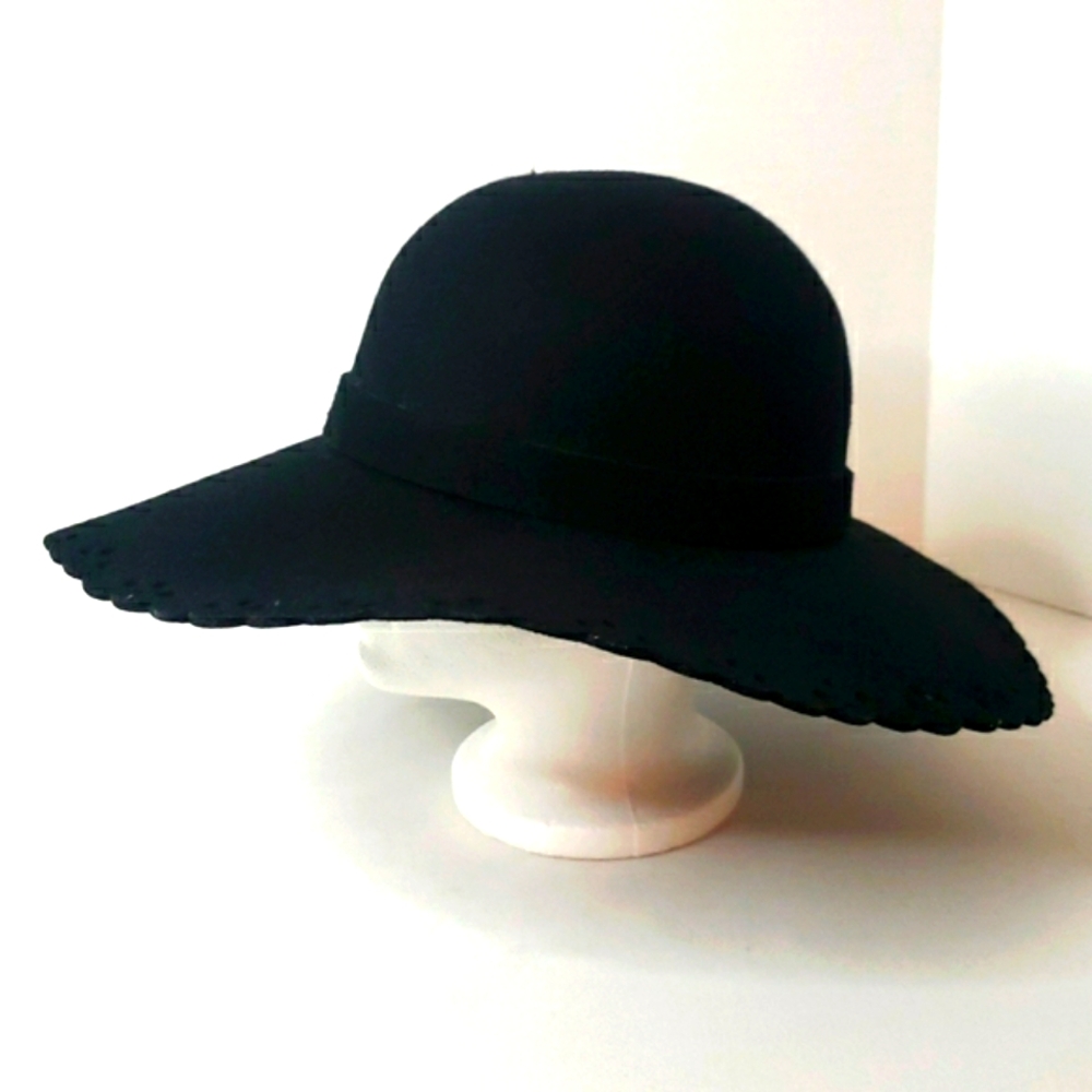 Tarnish 100% Wool Floppy Hat Black Scalloped Cutout Brim One Size